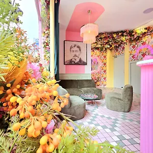 La Petite Rosa 3*, París Francia